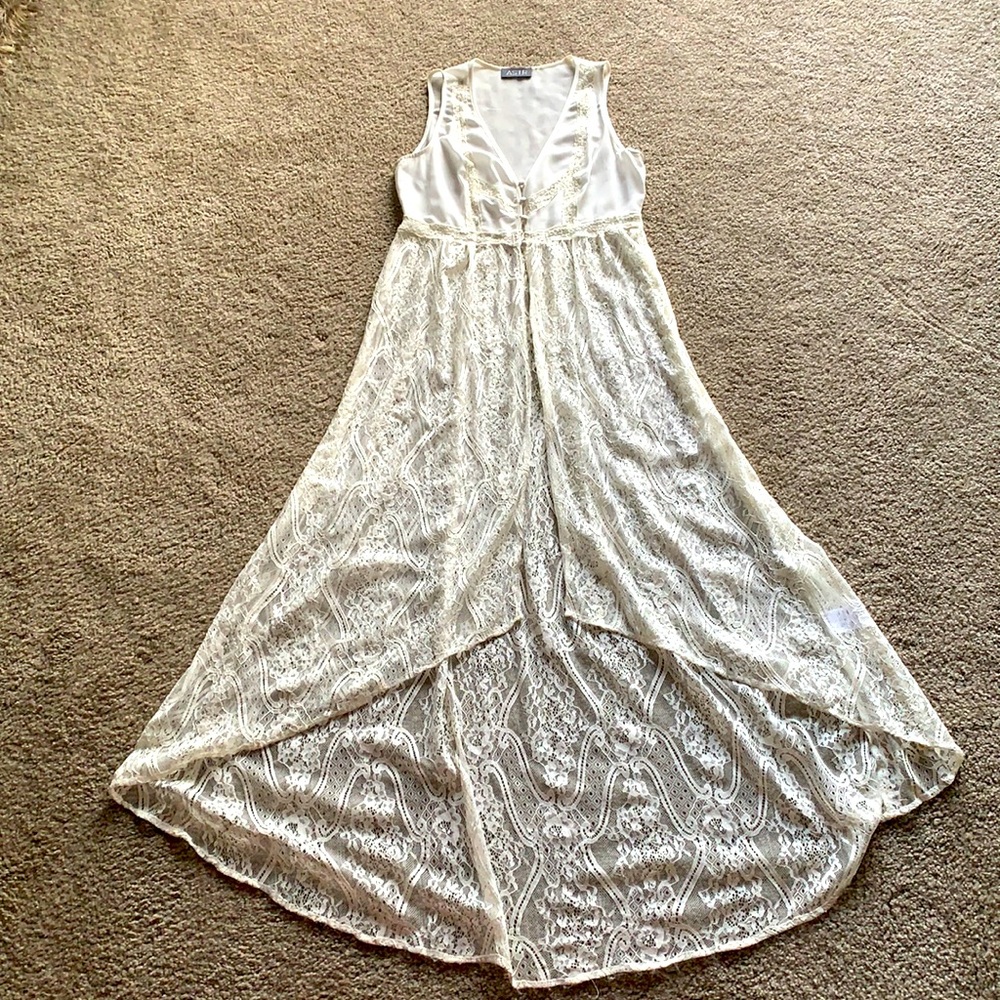 ASTR - Long, off-white, lace vest